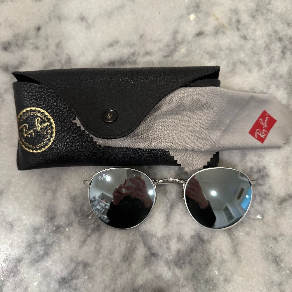 Ray-Ban Mirrored Round Sunglasses